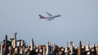 Qantas Saved The Booze From Its Doomed Boeing 747s And Sold It Off In Fully Stocked Bar Carts